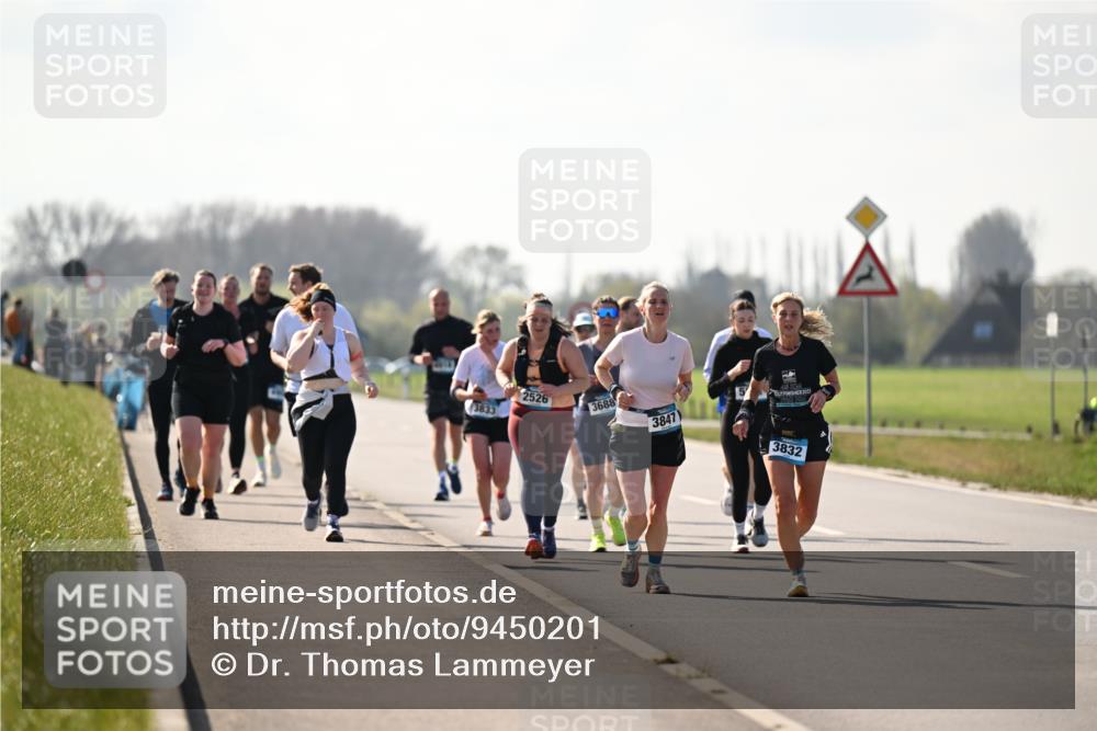 12.04.2026 - 45. Internationalen Wilhelmsburger Insellauf Dr. Thomas Lammeyer http://msf.ph/oto/9450201 12.04.2026 10:41:36 Laufen 3833, 2526, 3688, 3847, 5, 2023, 3832 meine-sportfotos.de