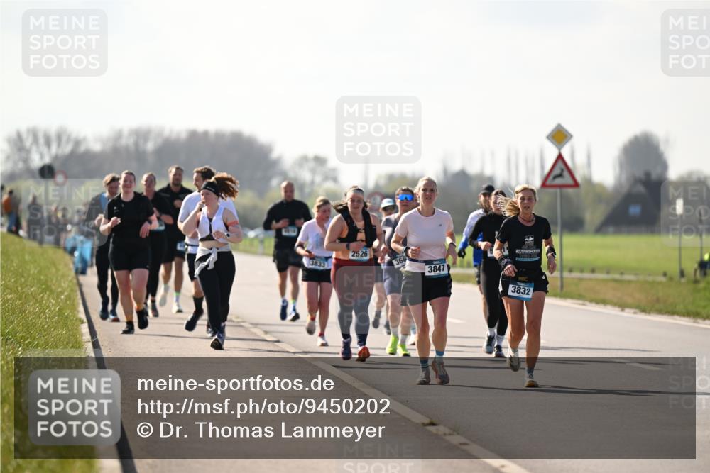 12.04.2026 - 45. Internationalen Wilhelmsburger Insellauf Dr. Thomas Lammeyer http://msf.ph/oto/9450202 12.04.2026 10:41:37 Laufen 2526, 3833, 368, 3847, 45, 200, 3832 meine-sportfotos.de