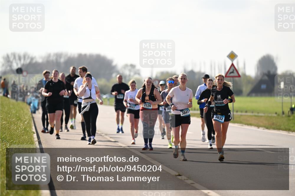 12.04.2026 - 45. Internationalen Wilhelmsburger Insellauf Dr. Thomas Lammeyer http://msf.ph/oto/9450204 12.04.2026 10:41:37 Laufen 2526, 368, 3847, 3832 meine-sportfotos.de