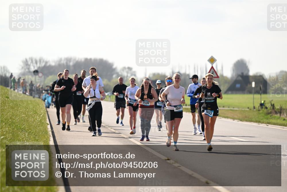 12.04.2026 - 45. Internationalen Wilhelmsburger Insellauf Dr. Thomas Lammeyer http://msf.ph/oto/9450206 12.04.2026 10:41:38 Laufen 4818, 2526, 2404, 3847, 2023, 3832 meine-sportfotos.de