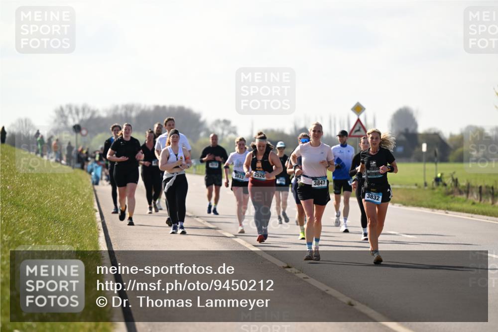 12.04.2026 - 45. Internationalen Wilhelmsburger Insellauf Dr. Thomas Lammeyer http://msf.ph/oto/9450212 12.04.2026 10:41:38 Laufen 2526, 3833, 3847, 3832 meine-sportfotos.de