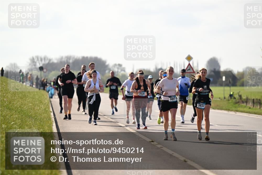 12.04.2026 - 45. Internationalen Wilhelmsburger Insellauf Dr. Thomas Lammeyer http://msf.ph/oto/9450214 12.04.2026 10:41:39 Laufen 3833, 2526, 3847, 3832 meine-sportfotos.de