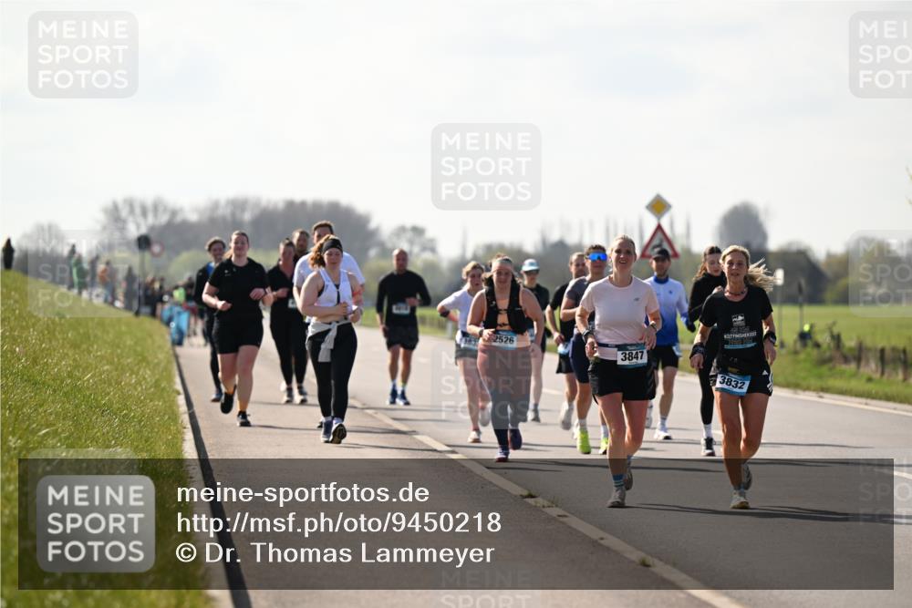 12.04.2026 - 45. Internationalen Wilhelmsburger Insellauf Dr. Thomas Lammeyer http://msf.ph/oto/9450218 12.04.2026 10:41:39 Laufen 2526, 3847, 2023, 3832 meine-sportfotos.de