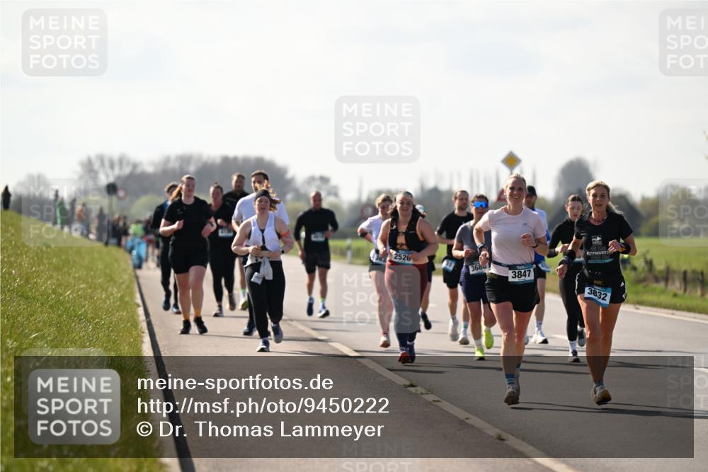12.04.2026 - 45. Internationalen Wilhelmsburger Insellauf Dr. Thomas Lammeyer http://msf.ph/oto/9450222 12.04.2026 10:41:40 Laufen 2526, 368, 3847, 20, 3832 meine-sportfotos.de