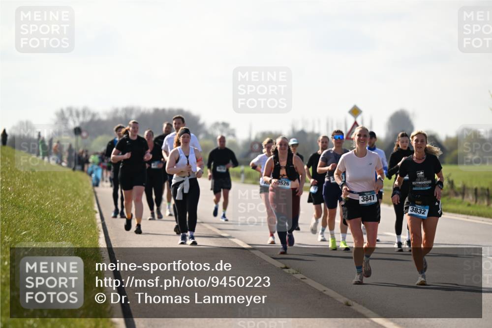 12.04.2026 - 45. Internationalen Wilhelmsburger Insellauf Dr. Thomas Lammeyer http://msf.ph/oto/9450223 12.04.2026 10:41:40 Laufen 2526, 3847, 2023, 3832 meine-sportfotos.de