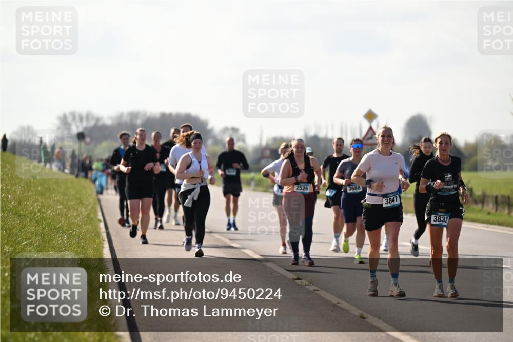 12.04.2026 - 45. Internationalen Wilhelmsburger Insellauf Dr. Thomas Lammeyer http://msf.ph/oto/9450224 12.04.2026 10:41:40 Laufen 2526, 3688, 3847, 200, 3832 meine-sportfotos.de