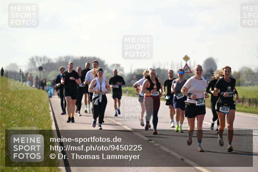 12.04.2026 - 45. Internationalen Wilhelmsburger Insellauf Dr. Thomas Lammeyer http://msf.ph/oto/9450225 12.04.2026 10:41:40 Laufen 2526, 3688, 205, 3847, 3832 meine-sportfotos.de