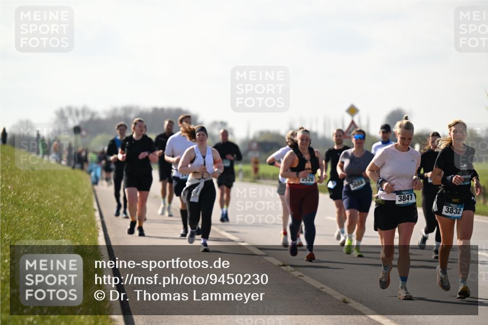 12.04.2026 - 45. Internationalen Wilhelmsburger Insellauf Dr. Thomas Lammeyer http://msf.ph/oto/9450230 12.04.2026 10:41:41 Laufen 2526, 3688, 3847, 3832 meine-sportfotos.de