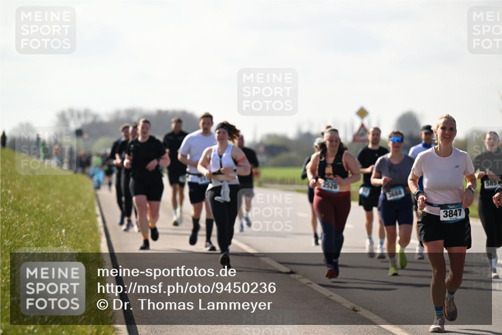 12.04.2026 - 45. Internationalen Wilhelmsburger Insellauf Dr. Thomas Lammeyer http://msf.ph/oto/9450236 12.04.2026 10:41:42 Laufen 2526, 1688, 3847, 585 meine-sportfotos.de