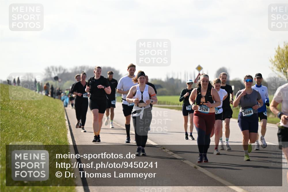 12.04.2026 - 45. Internationalen Wilhelmsburger Insellauf Dr. Thomas Lammeyer http://msf.ph/oto/9450241 12.04.2026 10:41:43 Laufen 241, 240, 2526, 3, 3688 meine-sportfotos.de
