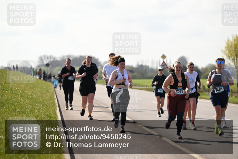12.04.2026 - 45. Internationalen Wilhelmsburger Insellauf Dr. Thomas Lammeyer http://msf.ph/oto/9450245 12.04.2026 10:41:44 Laufen 413, 240, 2526, 3, 3688 meine-sportfotos.de