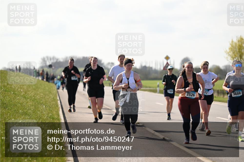 12.04.2026 - 45. Internationalen Wilhelmsburger Insellauf Dr. Thomas Lammeyer http://msf.ph/oto/9450247 12.04.2026 10:41:44 Laufen 413, 2404, 2526, 33, 3688 meine-sportfotos.de