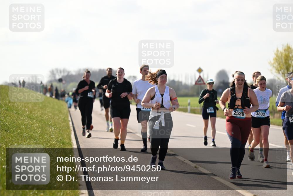 12.04.2026 - 45. Internationalen Wilhelmsburger Insellauf Dr. Thomas Lammeyer http://msf.ph/oto/9450250 12.04.2026 10:41:45 Laufen 240, 2526, 3833 meine-sportfotos.de
