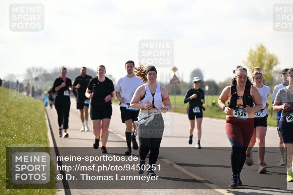 12.04.2026 - 45. Internationalen Wilhelmsburger Insellauf Dr. Thomas Lammeyer http://msf.ph/oto/9450251 12.04.2026 10:41:45 Laufen 2526, 833, 36 meine-sportfotos.de