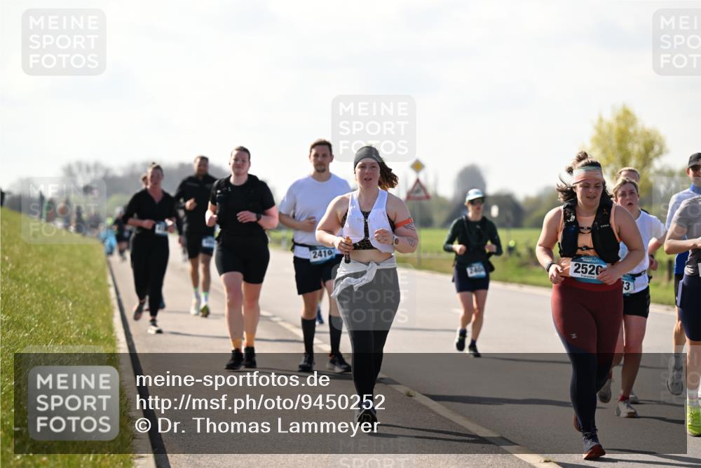 12.04.2026 - 45. Internationalen Wilhelmsburger Insellauf Dr. Thomas Lammeyer http://msf.ph/oto/9450252 12.04.2026 10:41:45 Laufen 2419, 2520, 3 meine-sportfotos.de