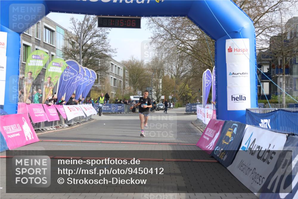 12.04.2026 - 45. Internationalen Wilhelmsburger Insellauf Strokosch-Dieckow http://msf.ph/oto/9450412 12.04.2026 10:05:05 Ziel 5293 meine-sportfotos.de