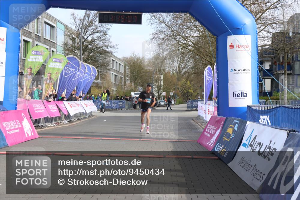 12.04.2026 - 45. Internationalen Wilhelmsburger Insellauf Strokosch-Dieckow http://msf.ph/oto/9450434 12.04.2026 10:05:05 Ziel 5293 meine-sportfotos.de