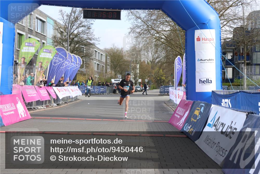12.04.2026 - 45. Internationalen Wilhelmsburger Insellauf Strokosch-Dieckow http://msf.ph/oto/9450446 12.04.2026 10:05:05 Ziel 5293 meine-sportfotos.de