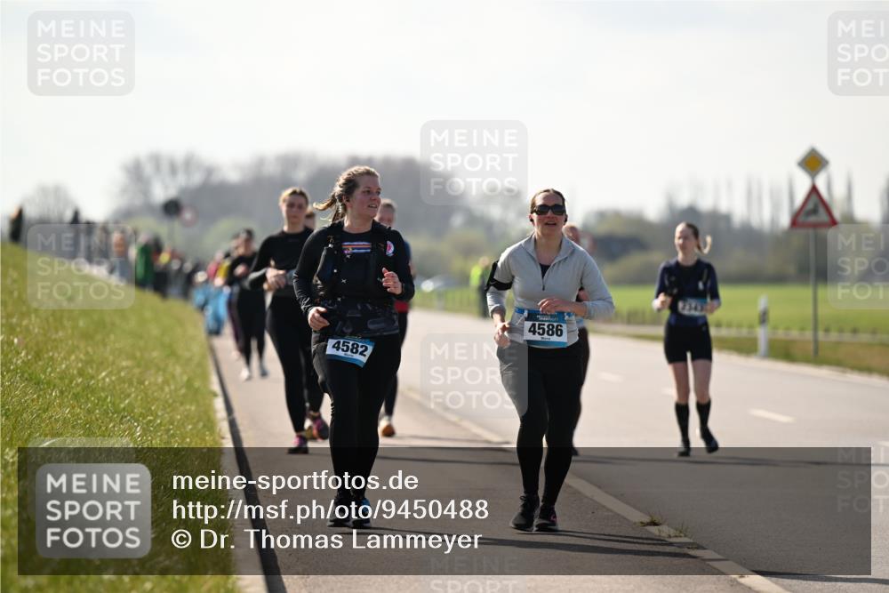 12.04.2026 - 45. Internationalen Wilhelmsburger Insellauf Dr. Thomas Lammeyer http://msf.ph/oto/9450488 12.04.2026 10:43:58 Laufen 4582, 4586 meine-sportfotos.de