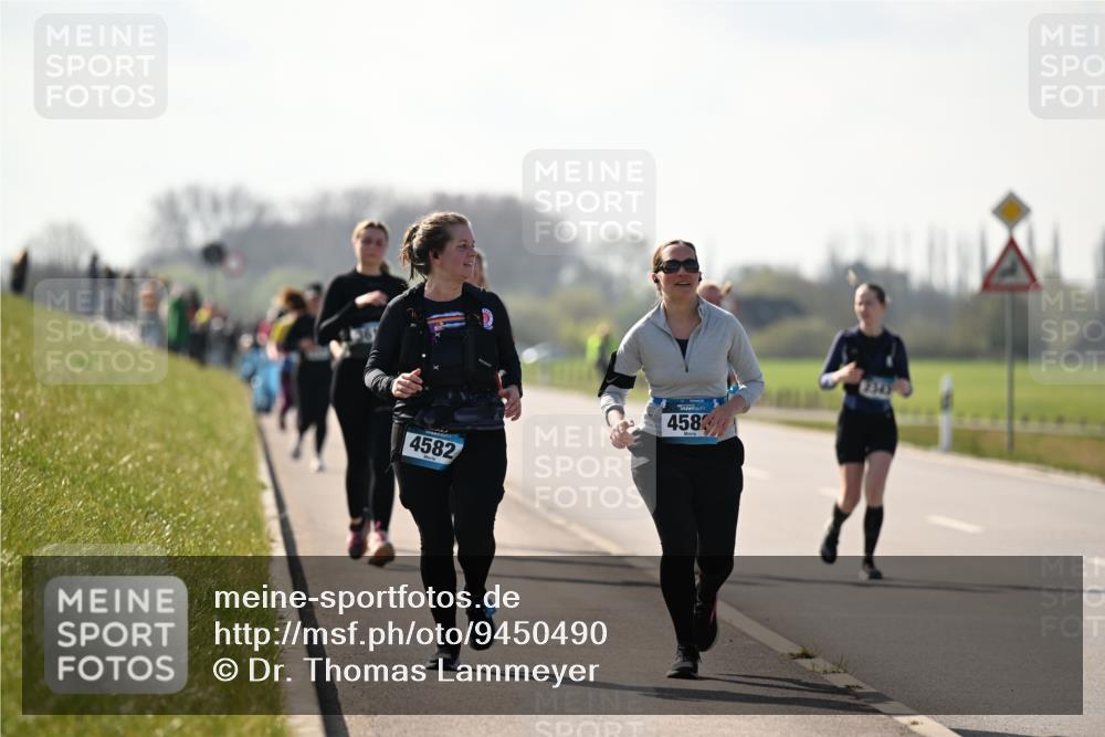 12.04.2026 - 45. Internationalen Wilhelmsburger Insellauf Dr. Thomas Lammeyer http://msf.ph/oto/9450490 12.04.2026 10:43:58 Laufen 4582, 458 meine-sportfotos.de