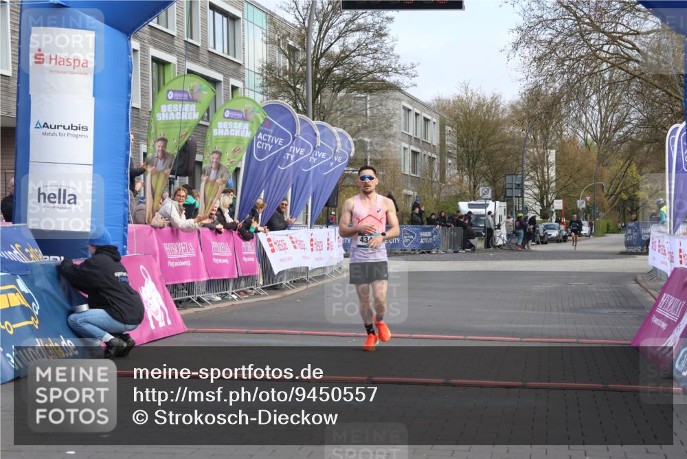 12.04.2026 - 45. Internationalen Wilhelmsburger Insellauf Strokosch-Dieckow http://msf.ph/oto/9450557 12.04.2026 10:05:44 Ziel 4342 meine-sportfotos.de