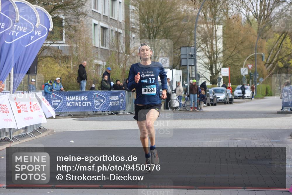 12.04.2026 - 45. Internationalen Wilhelmsburger Insellauf Strokosch-Dieckow http://msf.ph/oto/9450576 12.04.2026 10:05:56 Ziel 4034 meine-sportfotos.de