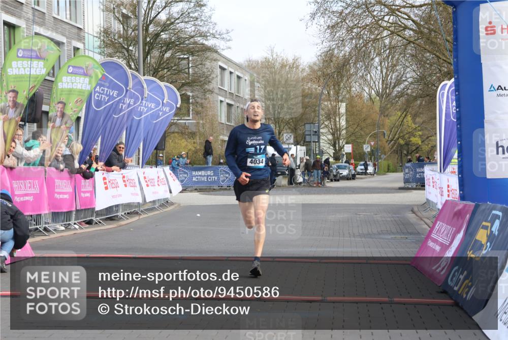 12.04.2026 - 45. Internationalen Wilhelmsburger Insellauf Strokosch-Dieckow http://msf.ph/oto/9450586 12.04.2026 10:05:56 Ziel 4034 meine-sportfotos.de