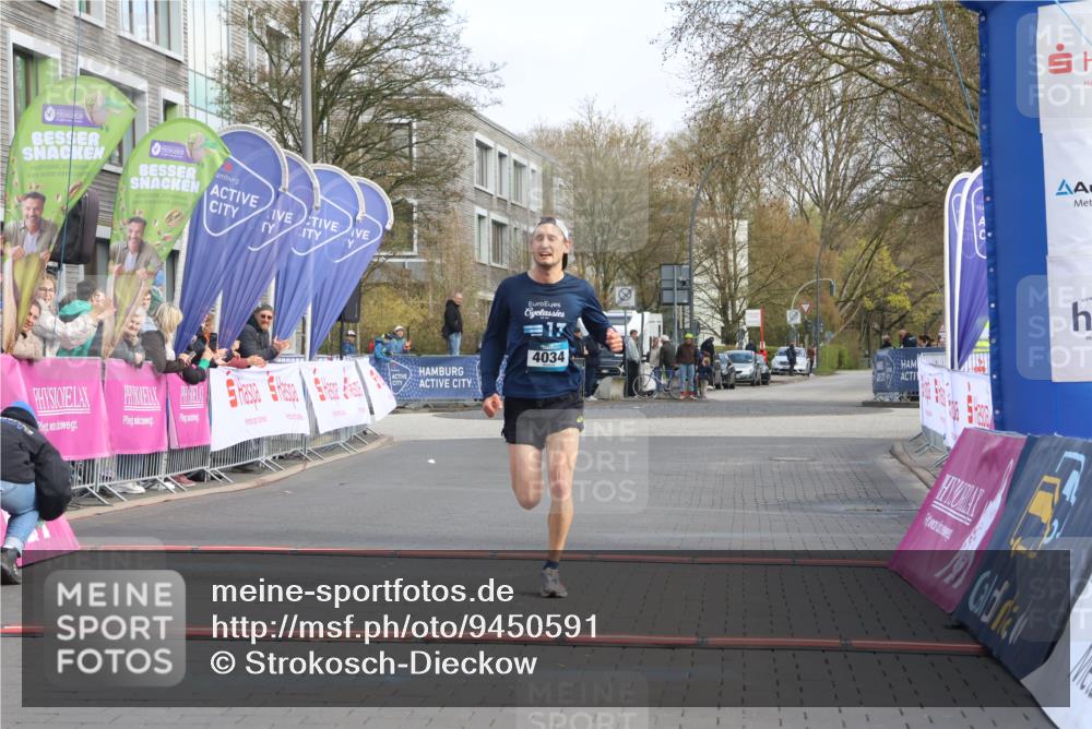 12.04.2026 - 45. Internationalen Wilhelmsburger Insellauf Strokosch-Dieckow http://msf.ph/oto/9450591 12.04.2026 10:05:57 Ziel 4034 meine-sportfotos.de