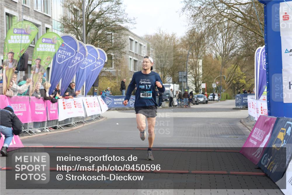 12.04.2026 - 45. Internationalen Wilhelmsburger Insellauf Strokosch-Dieckow http://msf.ph/oto/9450596 12.04.2026 10:05:57 Ziel 4034 meine-sportfotos.de