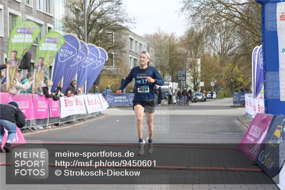 12.04.2026 - 45. Internationalen Wilhelmsburger Insellauf Strokosch-Dieckow http://msf.ph/oto/9450601 12.04.2026 10:05:57 Ziel 4034 meine-sportfotos.de