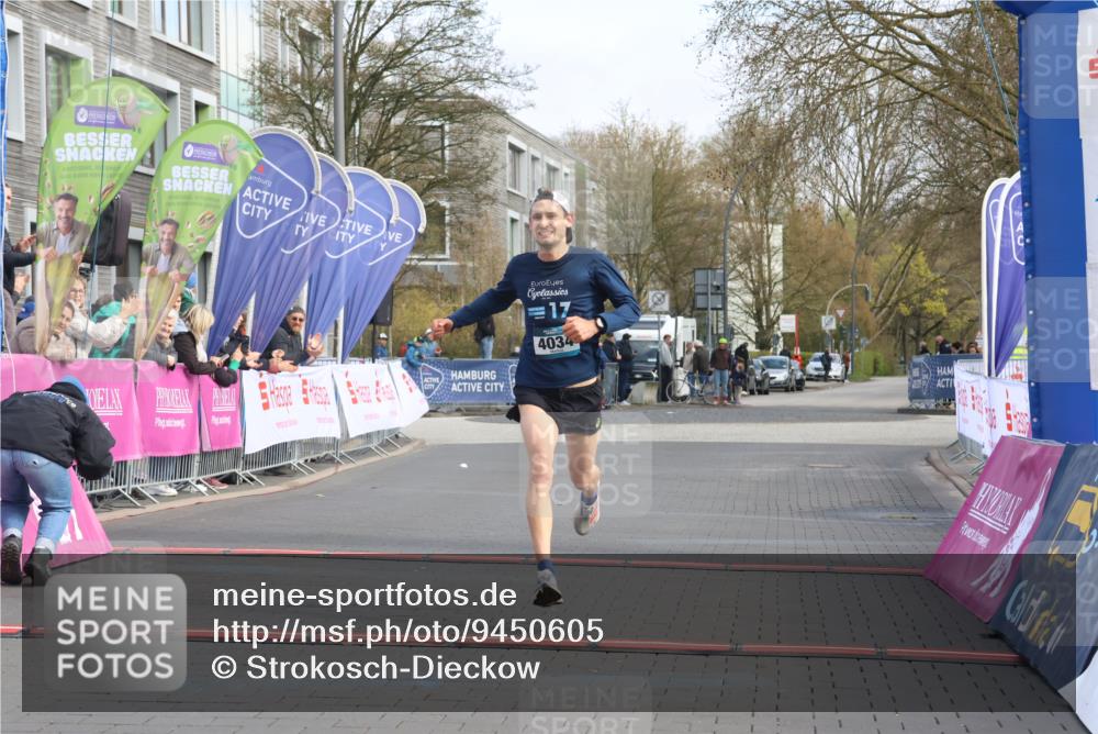12.04.2026 - 45. Internationalen Wilhelmsburger Insellauf Strokosch-Dieckow http://msf.ph/oto/9450605 12.04.2026 10:05:57 Ziel 4034 meine-sportfotos.de