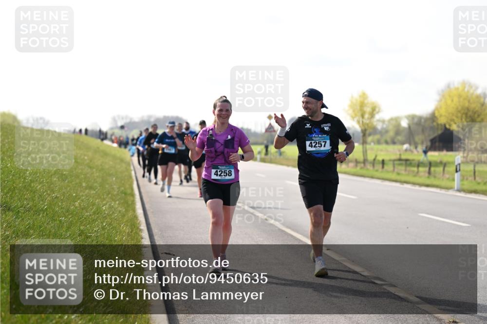 12.04.2026 - 45. Internationalen Wilhelmsburger Insellauf Dr. Thomas Lammeyer http://msf.ph/oto/9450635 12.04.2026 10:44:55 Laufen 4258, 19, 4257 meine-sportfotos.de