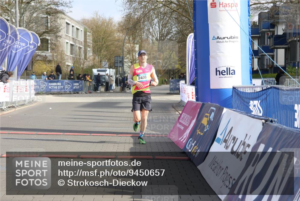 12.04.2026 - 45. Internationalen Wilhelmsburger Insellauf Strokosch-Dieckow http://msf.ph/oto/9450657 12.04.2026 10:06:28 Ziel 2408 meine-sportfotos.de