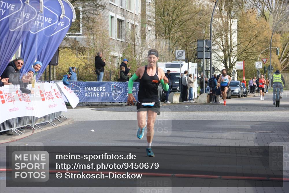 12.04.2026 - 45. Internationalen Wilhelmsburger Insellauf Strokosch-Dieckow http://msf.ph/oto/9450679 12.04.2026 10:06:53 Ziel 4077 meine-sportfotos.de
