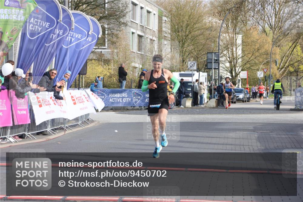 12.04.2026 - 45. Internationalen Wilhelmsburger Insellauf Strokosch-Dieckow http://msf.ph/oto/9450702 12.04.2026 10:06:54 Ziel 4077 meine-sportfotos.de