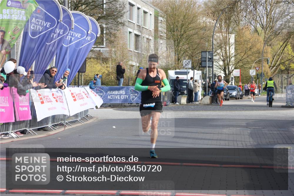 12.04.2026 - 45. Internationalen Wilhelmsburger Insellauf Strokosch-Dieckow http://msf.ph/oto/9450720 12.04.2026 10:06:54 Ziel 4077 meine-sportfotos.de