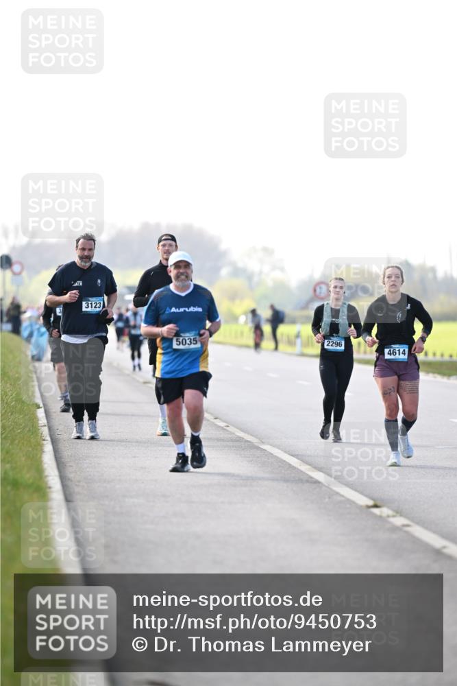 12.04.2026 - 45. Internationalen Wilhelmsburger Insellauf Dr. Thomas Lammeyer http://msf.ph/oto/9450753 12.04.2026 10:45:40 Laufen 3123, 5035, 2296, 4614 meine-sportfotos.de