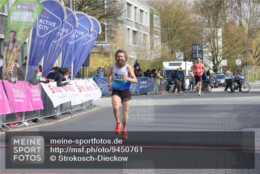 12.04.2026 - 45. Internationalen Wilhelmsburger Insellauf Strokosch-Dieckow http://msf.ph/oto/9450761 12.04.2026 10:07:02 Ziel 3521 meine-sportfotos.de