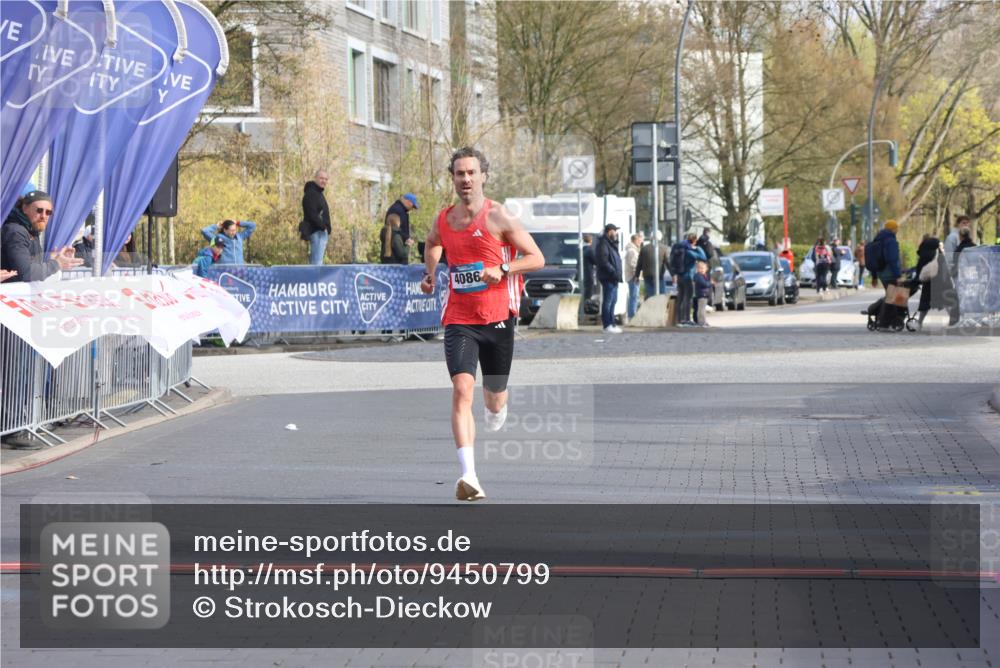 12.04.2026 - 45. Internationalen Wilhelmsburger Insellauf Strokosch-Dieckow http://msf.ph/oto/9450799 12.04.2026 10:07:06 Ziel 3521, 4086 meine-sportfotos.de