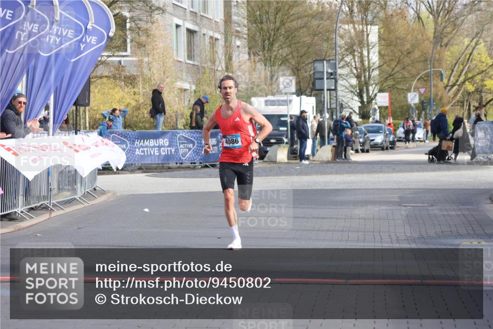 12.04.2026 - 45. Internationalen Wilhelmsburger Insellauf Strokosch-Dieckow http://msf.ph/oto/9450802 12.04.2026 10:07:07 Ziel 3521, 4086 meine-sportfotos.de