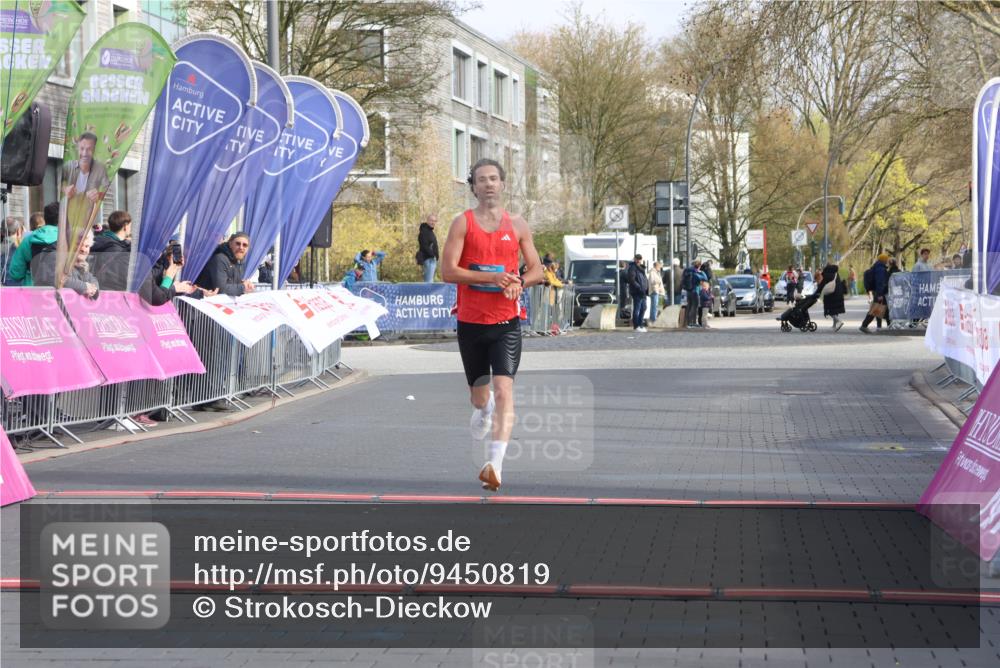 12.04.2026 - 45. Internationalen Wilhelmsburger Insellauf Strokosch-Dieckow http://msf.ph/oto/9450819 12.04.2026 10:07:07 Ziel 3521, 4086 meine-sportfotos.de