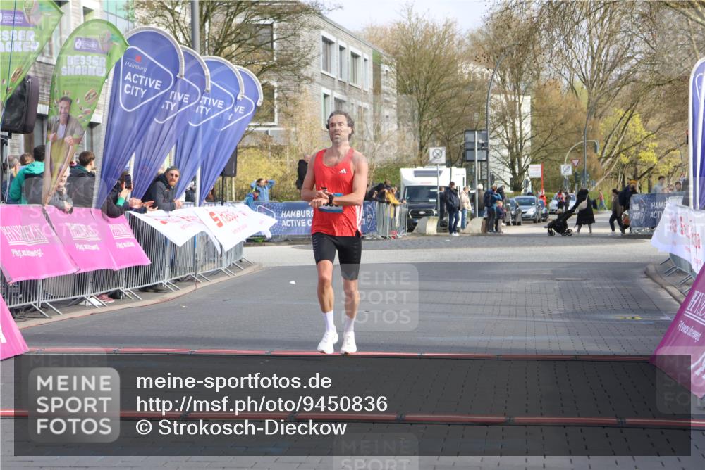 12.04.2026 - 45. Internationalen Wilhelmsburger Insellauf Strokosch-Dieckow http://msf.ph/oto/9450836 12.04.2026 10:07:08 Ziel 4086 meine-sportfotos.de