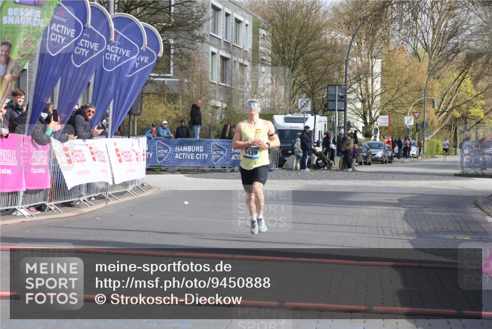 12.04.2026 - 45. Internationalen Wilhelmsburger Insellauf Strokosch-Dieckow http://msf.ph/oto/9450888 12.04.2026 10:07:30 Ziel 5439 meine-sportfotos.de