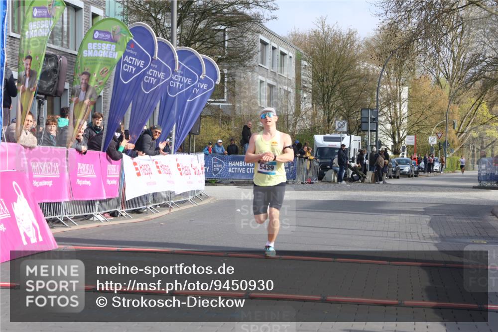 12.04.2026 - 45. Internationalen Wilhelmsburger Insellauf Strokosch-Dieckow http://msf.ph/oto/9450930 12.04.2026 10:07:31 Ziel 5439 meine-sportfotos.de