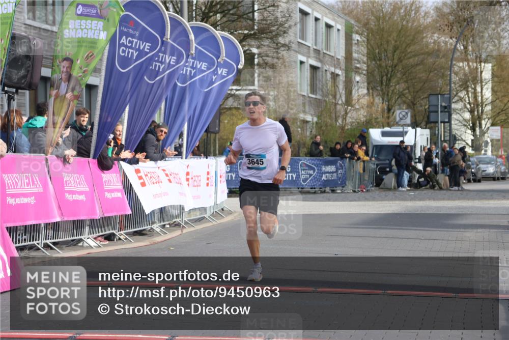 12.04.2026 - 45. Internationalen Wilhelmsburger Insellauf Strokosch-Dieckow http://msf.ph/oto/9450963 12.04.2026 10:07:55 Ziel 3645 meine-sportfotos.de