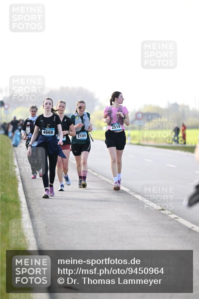 12.04.2026 - 45. Internationalen Wilhelmsburger Insellauf Dr. Thomas Lammeyer http://msf.ph/oto/9450964 12.04.2026 10:47:18 Laufen 25, 4668, 2518, 2109 meine-sportfotos.de
