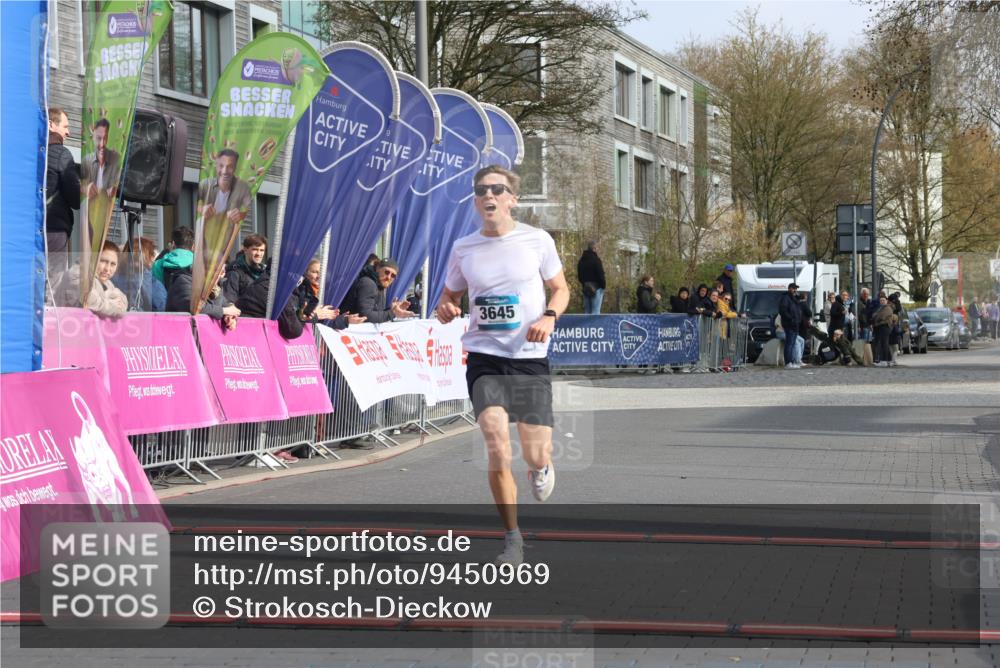 12.04.2026 - 45. Internationalen Wilhelmsburger Insellauf Strokosch-Dieckow http://msf.ph/oto/9450969 12.04.2026 10:07:56 Ziel 3645 meine-sportfotos.de