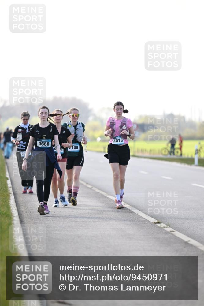 12.04.2026 - 45. Internationalen Wilhelmsburger Insellauf Dr. Thomas Lammeyer http://msf.ph/oto/9450971 12.04.2026 10:47:19 Laufen 20, 4668, 2518, 109 meine-sportfotos.de