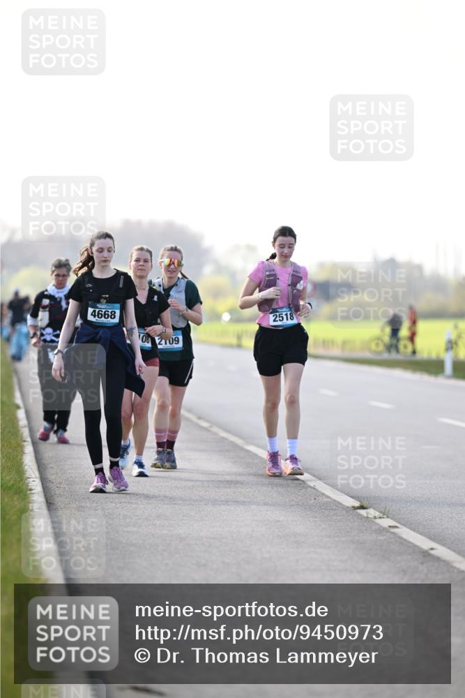 12.04.2026 - 45. Internationalen Wilhelmsburger Insellauf Dr. Thomas Lammeyer http://msf.ph/oto/9450973 12.04.2026 10:47:19 Laufen 4668, 108, 2109, 2518 meine-sportfotos.de