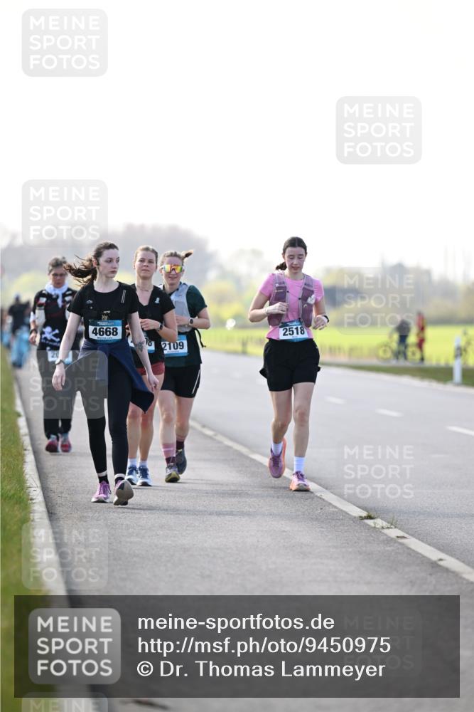 12.04.2026 - 45. Internationalen Wilhelmsburger Insellauf Dr. Thomas Lammeyer http://msf.ph/oto/9450975 12.04.2026 10:47:19 Laufen 4668, 2518, 78, 2109 meine-sportfotos.de